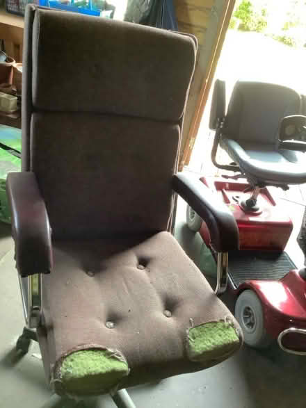 Photo of free Large, computer armchair on wheels (Holmeswood L40) #1