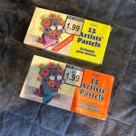 Photo of free Artists Pastels, Charcoal and Acrylic Paints (Chipping Norton OX7) #2