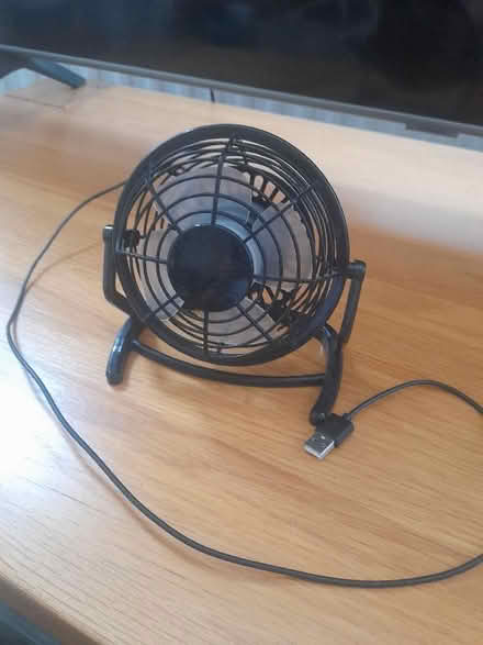Photo of free USB desk fan (Welling DA16) #1
