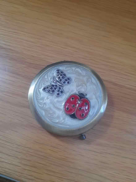 Photo of free Compact Mirror (Welling DA16) #1