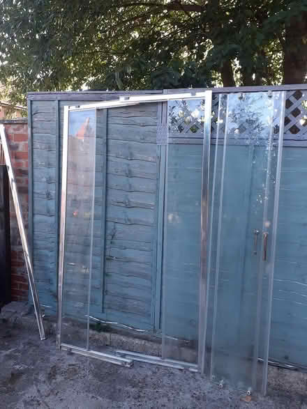 Photo of free shower (leeds Armly LS12) #1