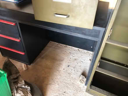 Photo of free Good Desk (Chislehurst BR7) #1