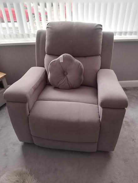Photo of free Sofa & chairs (East Hull) #3