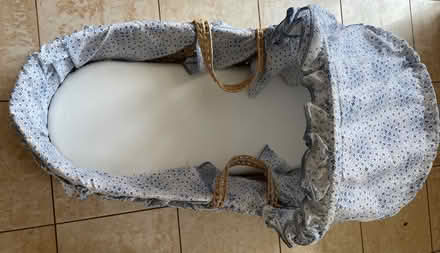 Photo of free Moses basket (Hornchurch RM11) #1