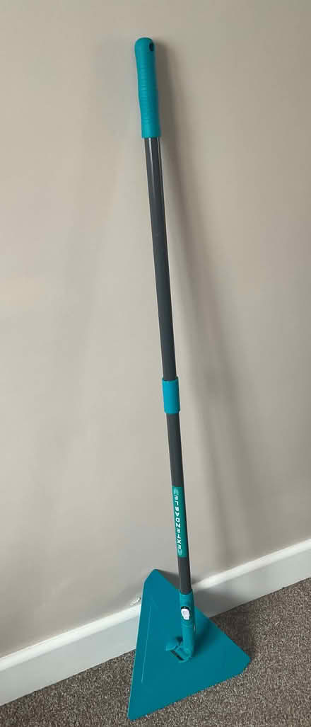 Photo of free Triangle head mop, extendable. (Strood ME2) #2
