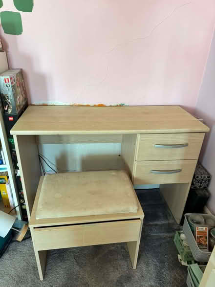 Photo of free Desk/dressing table and stool (Fareham PO16) #4