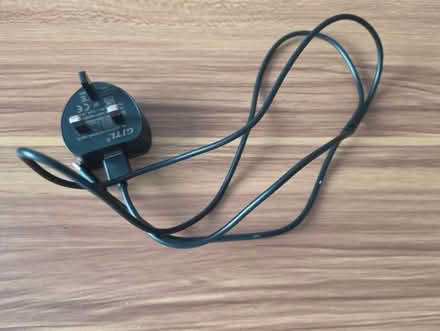 Photo of free Goodmans alarm clock and wireless charger (Hyde SK14) #2