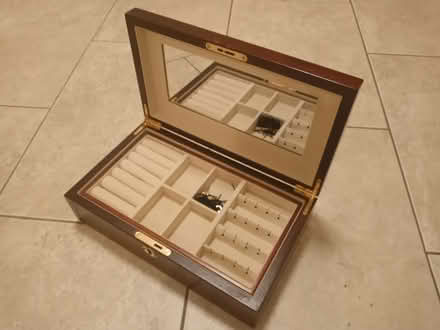 Photo of free jewellery box (Magor NP26) #2