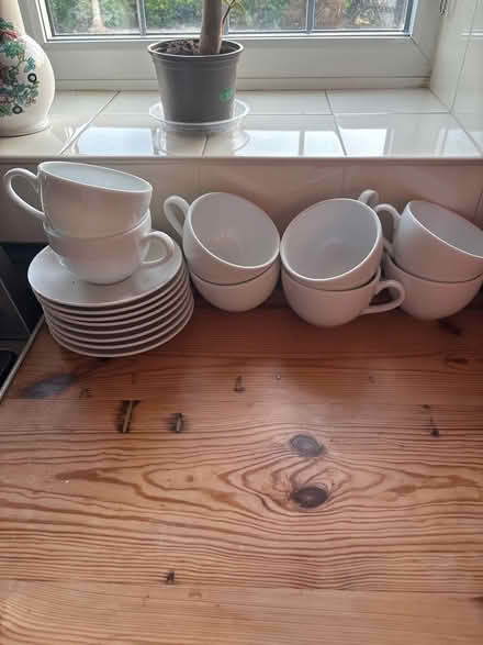 Photo of free Cups and saucers (Orby CP PE24) #1