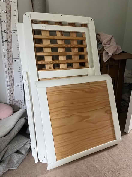 Photo of free Crib with mattress (Battersea SW8) #1