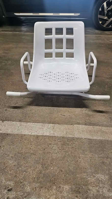 Photo of free swivel bath seat (Godalming GU7) #2