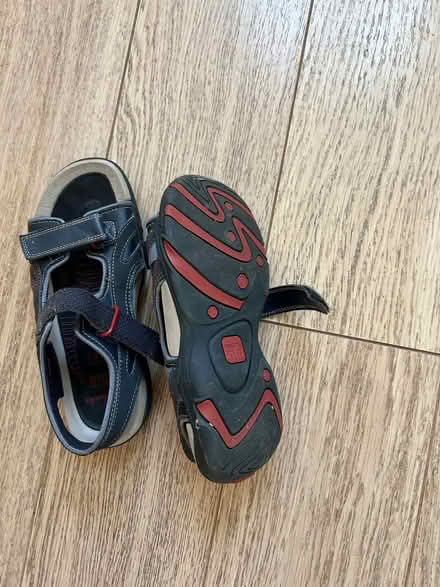 Photo of free Clark’s 21/2 G boys sandals (Caldecott OX14) #3