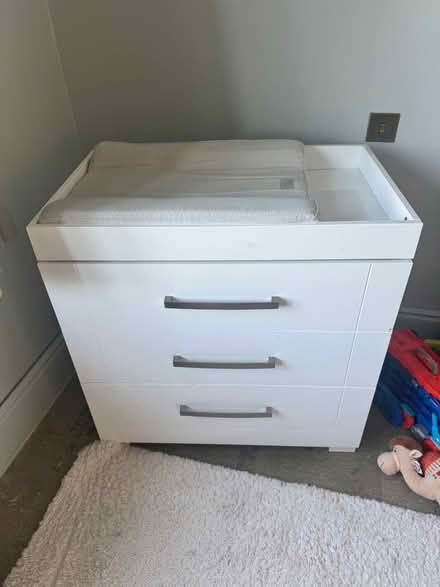 Photo of free Chest of draws / baby changing (Esher KT10) #2