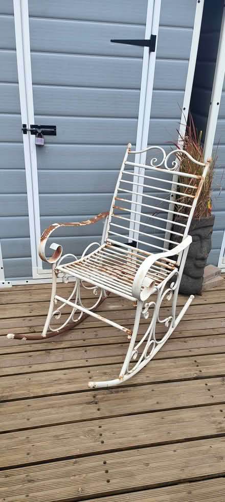 Photo of free Garden rocker (meta (Basildon SS16) #1