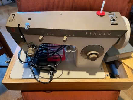Photo of free Singer sewing machine vintage (Pollards Hill SW16) #3