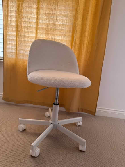 Photo of free Small Swivel Vanity Chair (LE7 Ratcliffe on the Wreake) #2