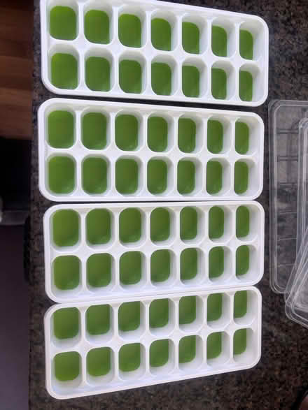 Photo of free X4 silicone ice cube trays w/ lids (Broadway Terrace Rockridge) #1