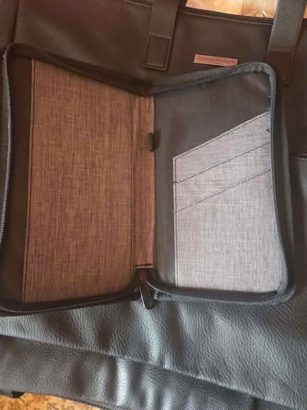Photo of free Crystal Cruise Grey travel holder (Finstock OX7) #2