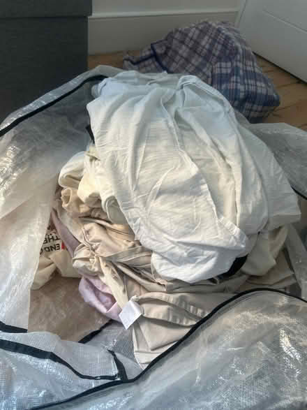 Photo of free Dble sheets fitted (Se6 2ha) #1