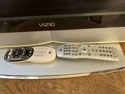 Photo of free TV Vizio 37” (94025) #2