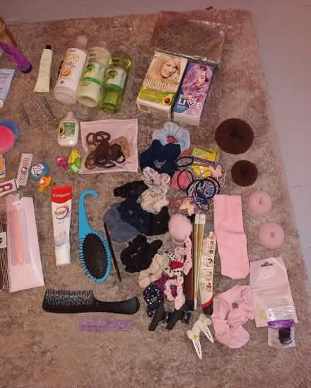 Photo of free Collection of toiletries and make-up (Bruntsfield EH10) #2