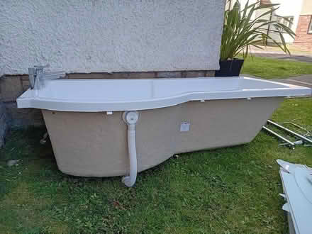 Photo of free "P" Shaped acrylic bath (St. David's Harbour, KY11 9GG) #2
