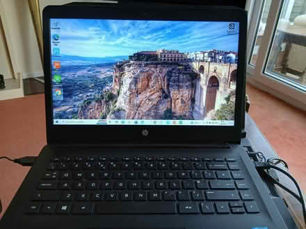 Photo of free HP W10 Laptop reset to Factory sett (B90 shirley) #1