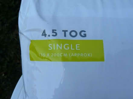 Photo of free Single bed size 4.5 tog duvet 135cm x 200cm (Kempsey WR5) #2