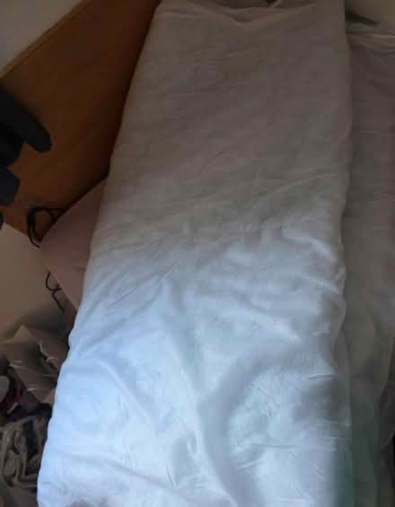 Photo of free Duvet with Duvet and pillow covers (NG7) #2