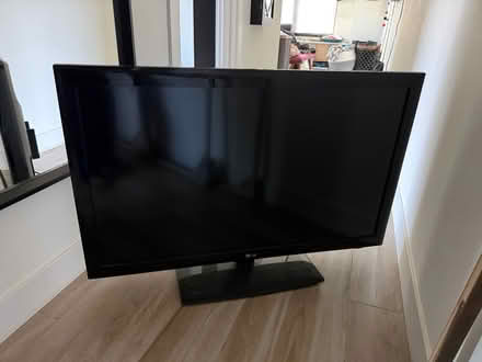 Photo of free 42" tv (Mountain View, Cuesta Park) #1