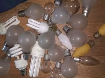 Photo of free a mixed job-lot of light bulbs (City Centre S1) #1