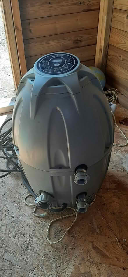 Photo of free Hot tub pump (Montgomery SY15) #1