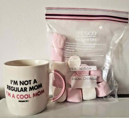 Photo of free Brand new mug with some chamallows (Bellevue EH7) #1