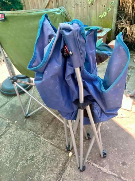 Photo of free Two collapsable canvas outdoor chairs with carry cases (Surbiton KT1) #4