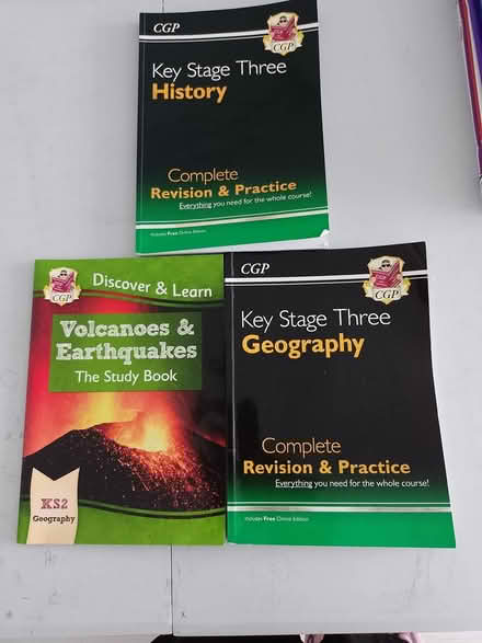 Photo of free CGP Educational books (Bennetts end HP3) #2