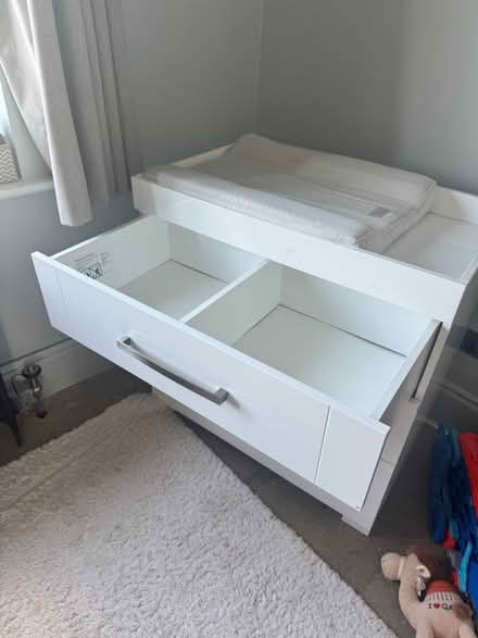 Photo of free Chest of draws / baby changing (Esher KT10) #1
