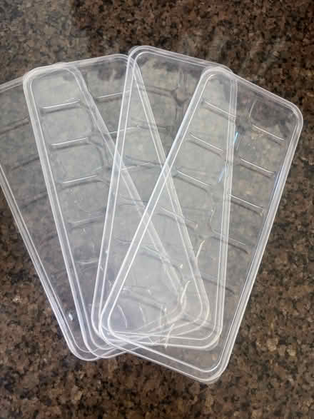 Photo of free X4 silicone ice cube trays w/ lids (Broadway Terrace Rockridge) #3