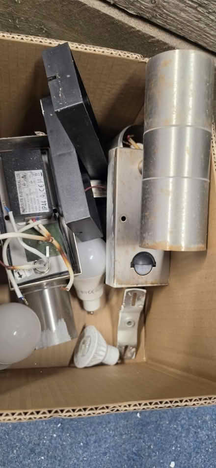 Photo of free Box of lights and fittings (Kirkby L32) #1