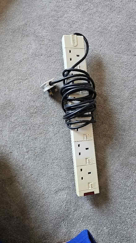Photo of free 6 plug socket extension lead (Catherine Cross WS10) #1