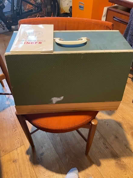 Photo of free Singer sewing machine vintage (Pollards Hill SW16) #1