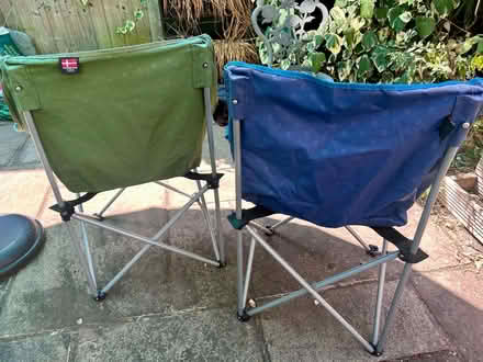 Photo of free Two collapsable canvas outdoor chairs with carry cases (Surbiton KT1) #3