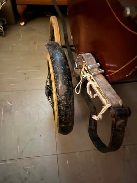 Photo of free Antique/vintage dolls pram (a project) (islington N1) #4
