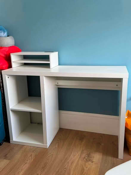 Photo of free 3x office desks (Putney SW15) #1