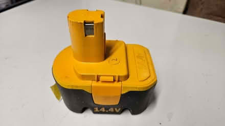 Photo of Ryobi battery charger (Steeple Barton OX7) #1