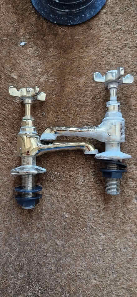 Photo of free 2 "gold" bath taps (Upper Wellsway BA2) #1
