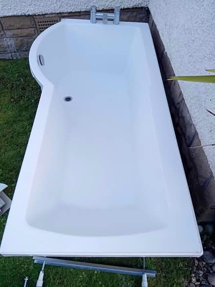 Photo of free "P" Shaped acrylic bath (St. David's Harbour, KY11 9GG) #1
