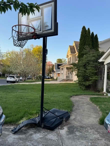 Photo of free Basketball hoop (Town of Kensington) #1