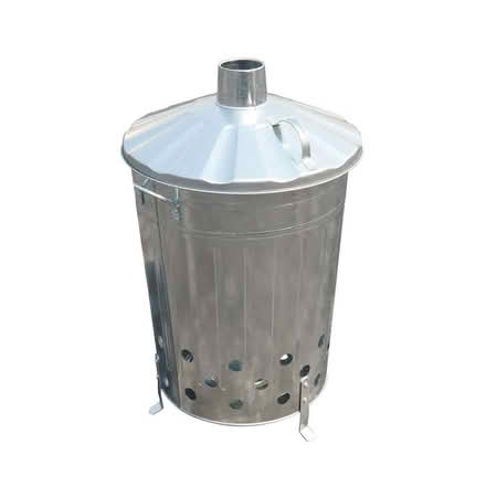 Photo of Incinerator bin/Chimenea (Southam CV47) #2