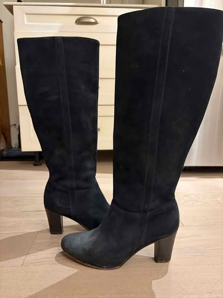 Photo of free Women's suede dress boots (Near Christie Pits) #3
