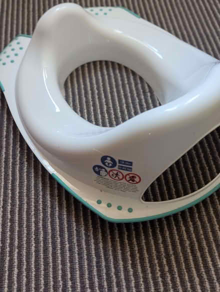 Photo of free Child's toilet seat. (Caversham RG4) #2